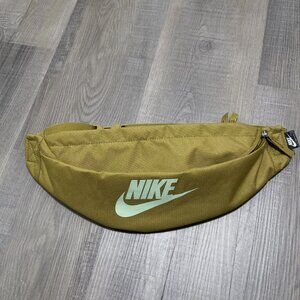 Men's Nike Heritage Fanny Pack Hip Waist Belt Crossbody